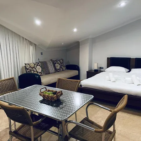 Akvaryum Icinde Teras Manzarali Dublex Daire Apartamento