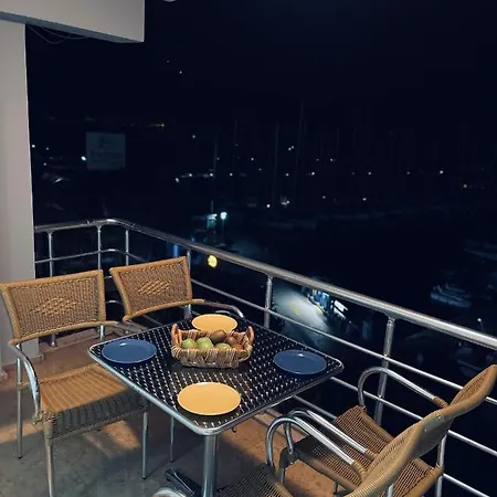 Akvaryum Icinde Teras Manzarali Dublex Daire Apartamento *