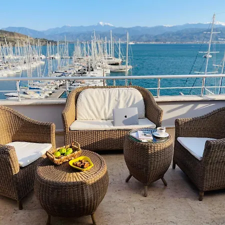 Apartment Akvaryum Icinde Teras Manzarali Dublex Daire Fethiye